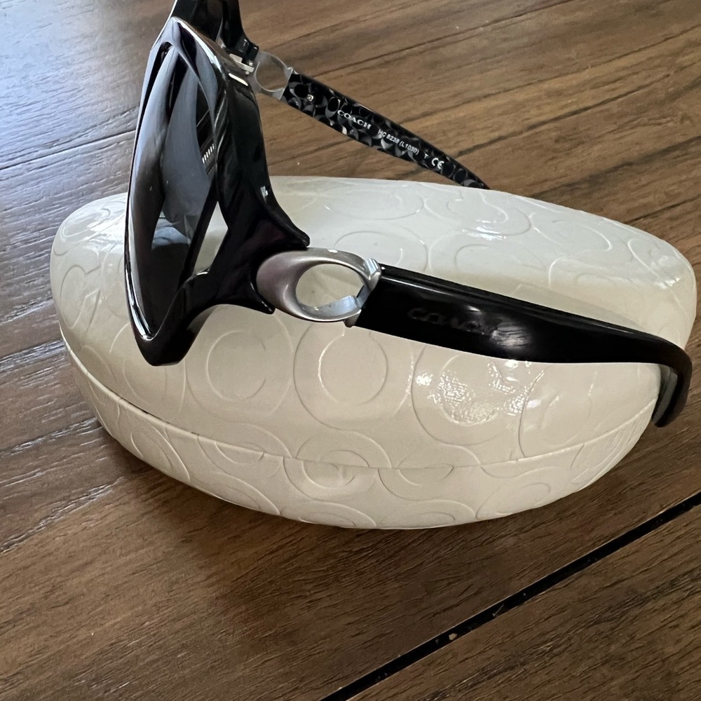 Coach sunglasses - Picture 7 of 7